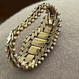 Elegant 14K Gold Flexible Ring